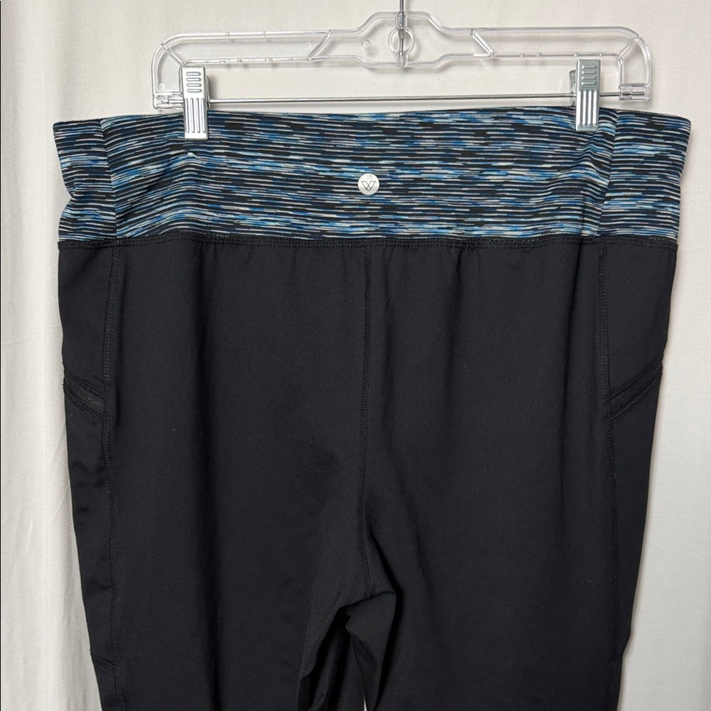 LIVI Lane Bryant Active Black and Blue Patterned High Waist Leggings Size 18/20 - Picture 6 of 8